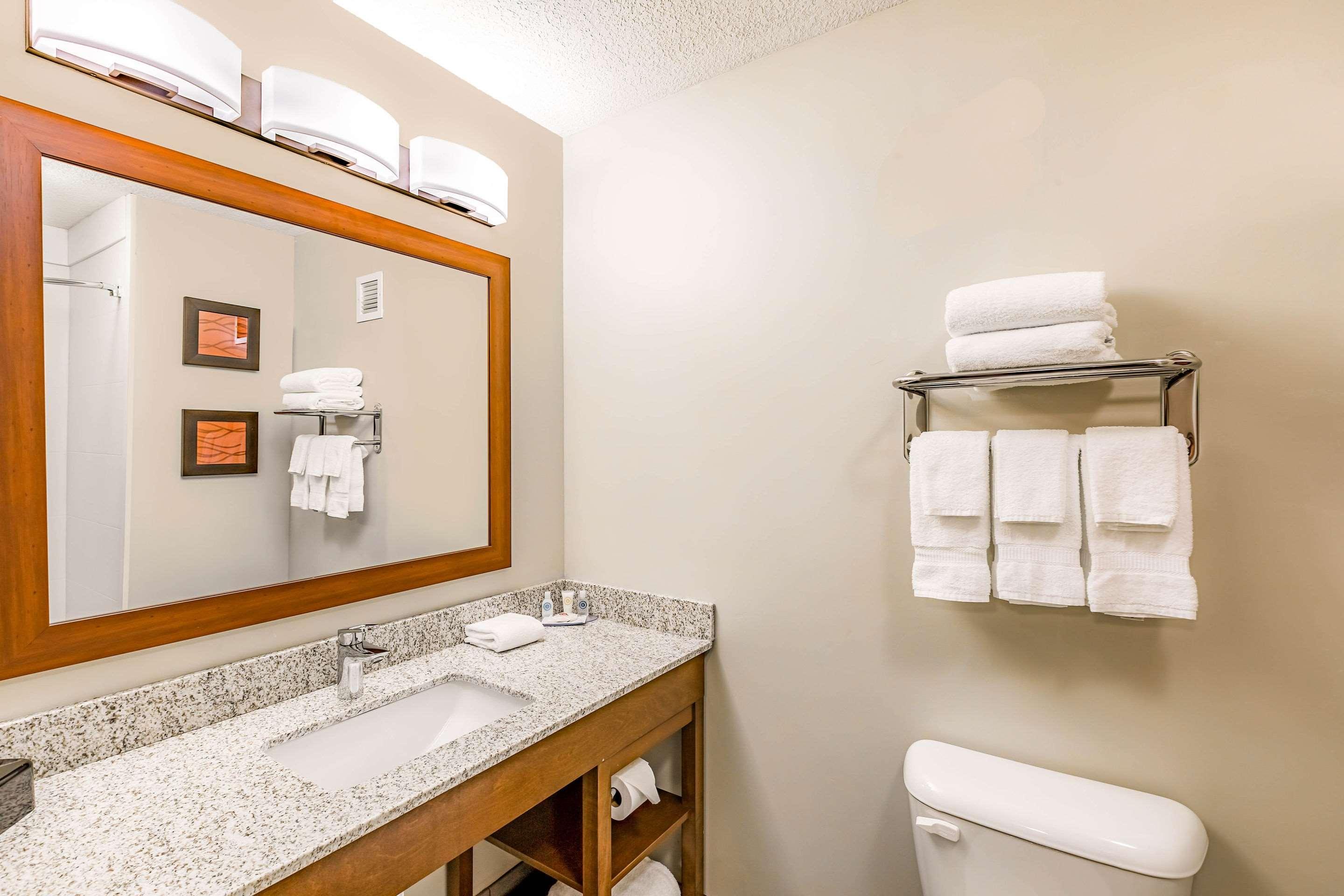 Comfort Inn Altoona-Des Moines Exterior photo